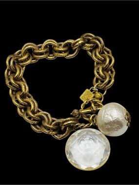 Designer John Wind Cotton Pearl Lucite Charm Bracelet